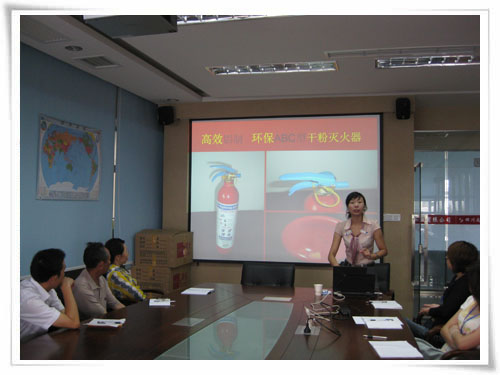 省安消防宣传中心专家到我公司举行消防知识培训