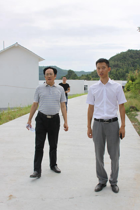 加入精准扶贫 电力企业助推革命老区村道建设——集团向导赴巴中市加入“驻村帮扶”项目调研