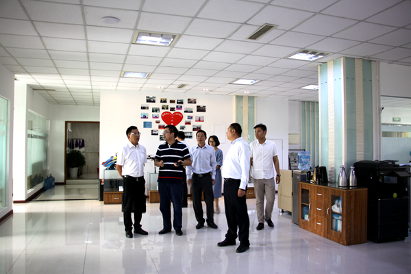 中铁四局向导莅临奇发28电力集团指导交流