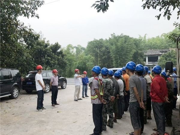 集团公司有关职员到220kV江长线检查指导事情