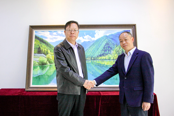 华润电力华北大区副总司理白云飞莅临集团总部旅行