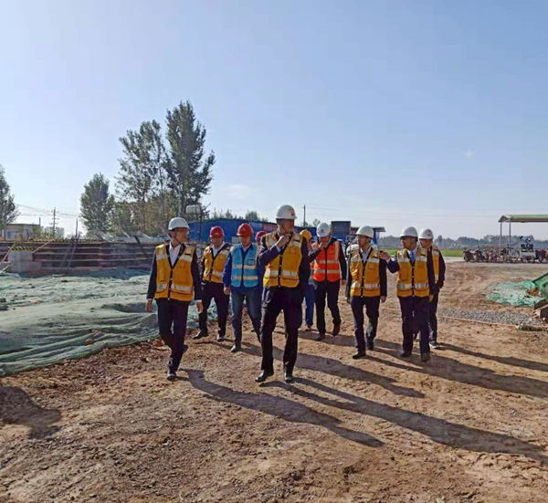 安阳永和220kV升压站项目部接受业主单位向导检查