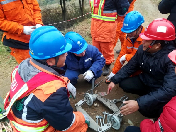 500kV山彭二线地线抢险顺遂完成