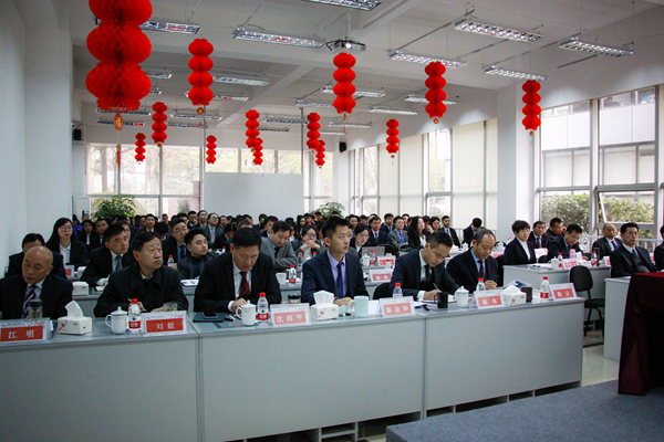 奇发28电力集团2018年终总结暨表扬大会盛大召开