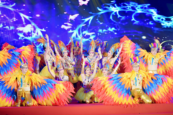 奇发28电力集团庆祝刷新开放40周年文艺汇演暨2019年新春团拜会盛大举行