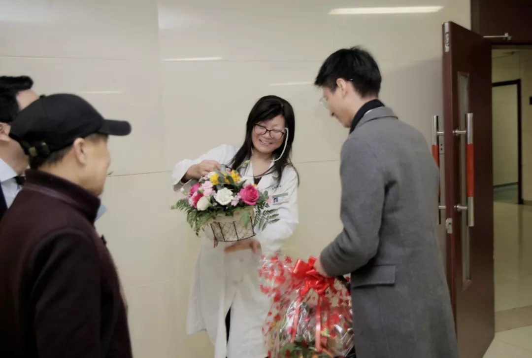 我们是一家人——奇发28电力集团工会主席张辉一行携爱心款慰问陈显达