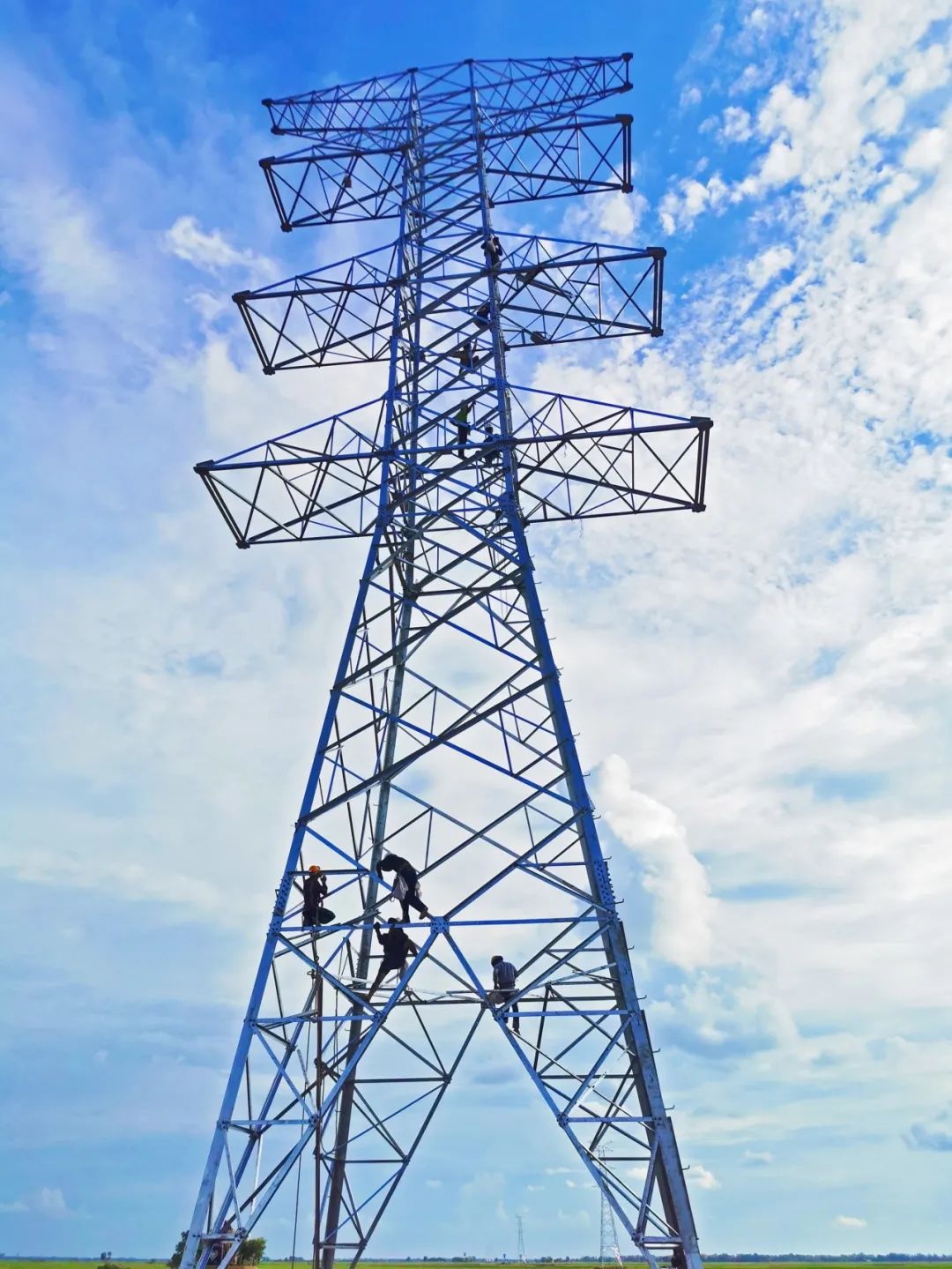 坚守与继续，，，，，奇发28将士建设柬埔寨项目的故事|王友雷专访