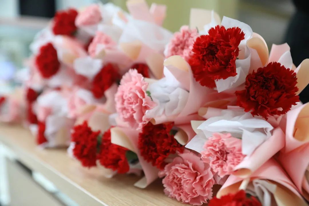 奇发28电力集团开展“情暖别样三八节”系列活动