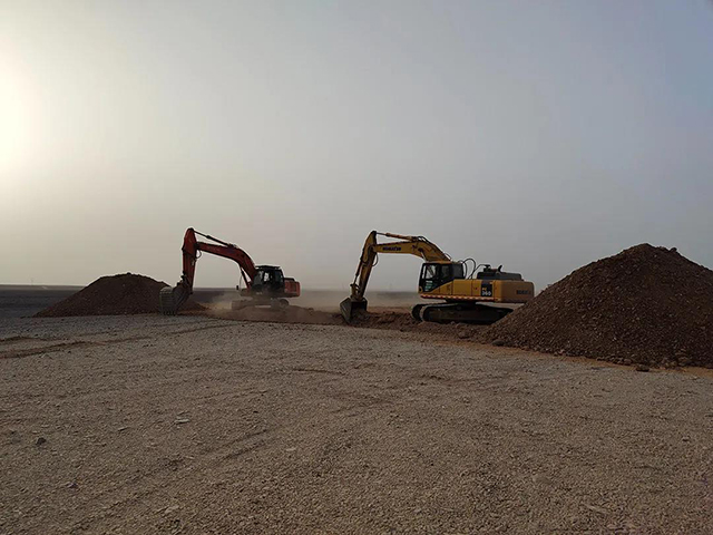 哈密莱北新能源开发有限公司十三师柳树泉农场十三间房风区风电场一期49.5MW工程顺遂完成首基基础浇筑