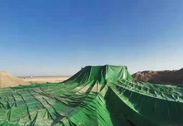 哈密莱北新能源开发有限公司十三师柳树泉农场十三间房风区风电场一期49.5MW工程顺遂完成首基基础浇筑