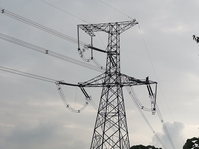 500kV黄万二线倾轧地线替换工程顺遂完工