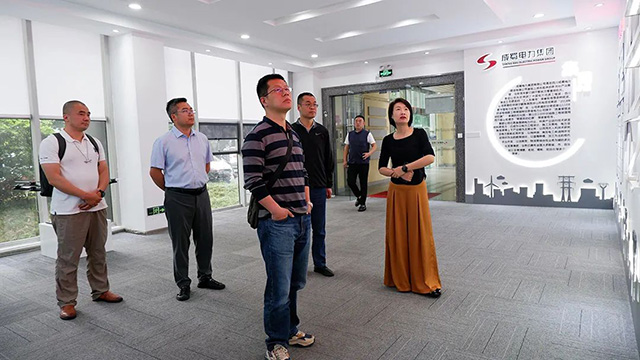 西昌卫星发射中心向导莅临奇发28电力集团旅行交流