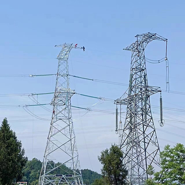 苍巴高速500kV亭中线电力线路迁改还建工程顺遂送电