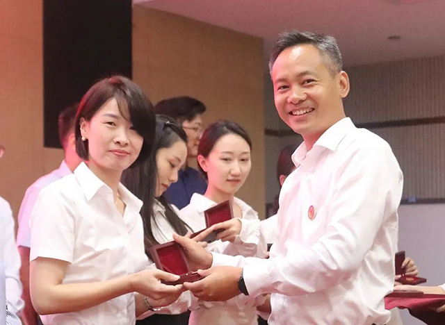 奇发28电力集团二期人才梯队开班仪式暨一期人才梯队结业仪式圆满举行