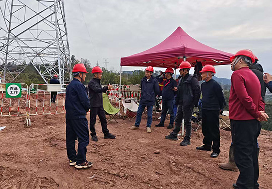 集团总司理陈云一行赴±800kV复龙换流站磨练工程、复奉线迁改工程现场检查指导事情?