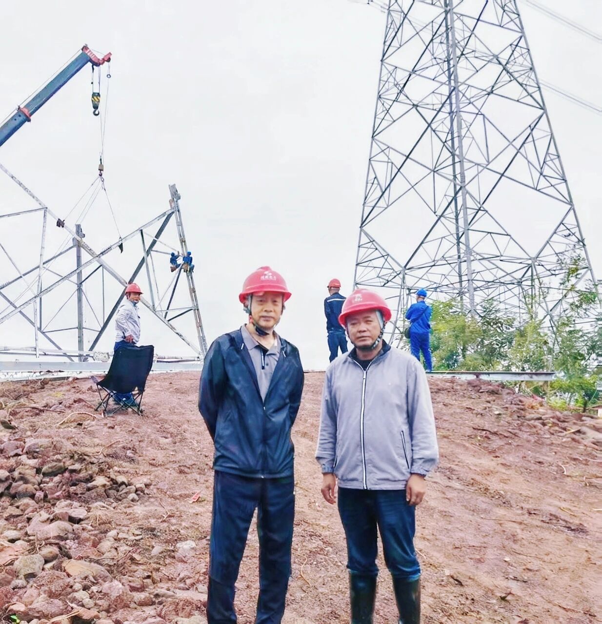 集团向导国庆时代深入项目建设一线慰问并督导清静生产