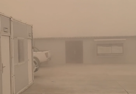 银线跨金沙，，，，，，，，电流送希望-深能尉犁220kV送出线路工程完工投运